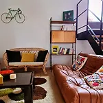 Paulette A Bicyclette בית נופש Mery