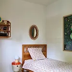 Paulette A Bicyclette Nyaraló